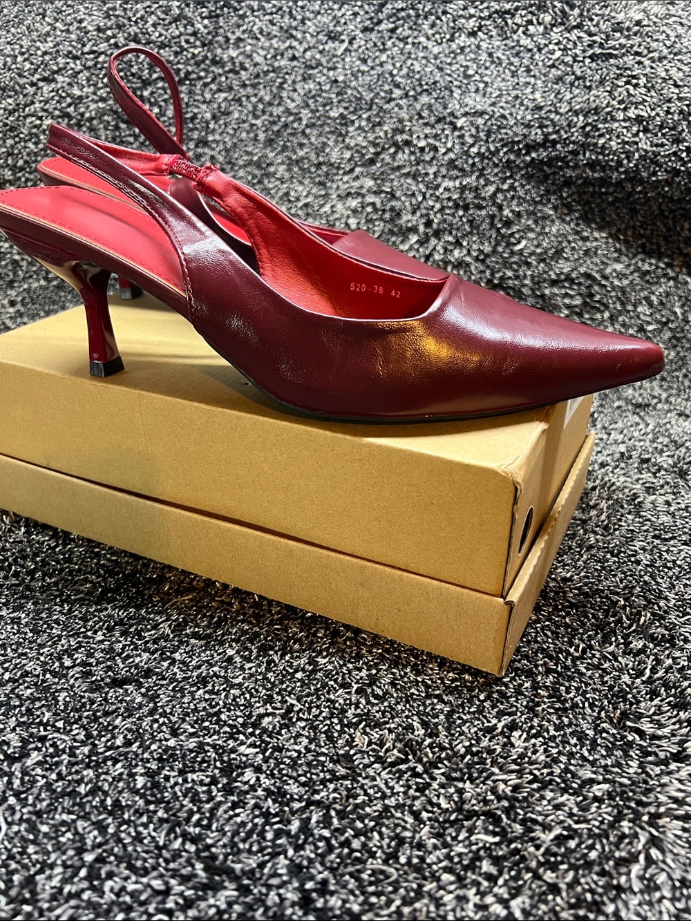 Women's Burgundy Slingback Pointed-Toe Kitten Heel Pump